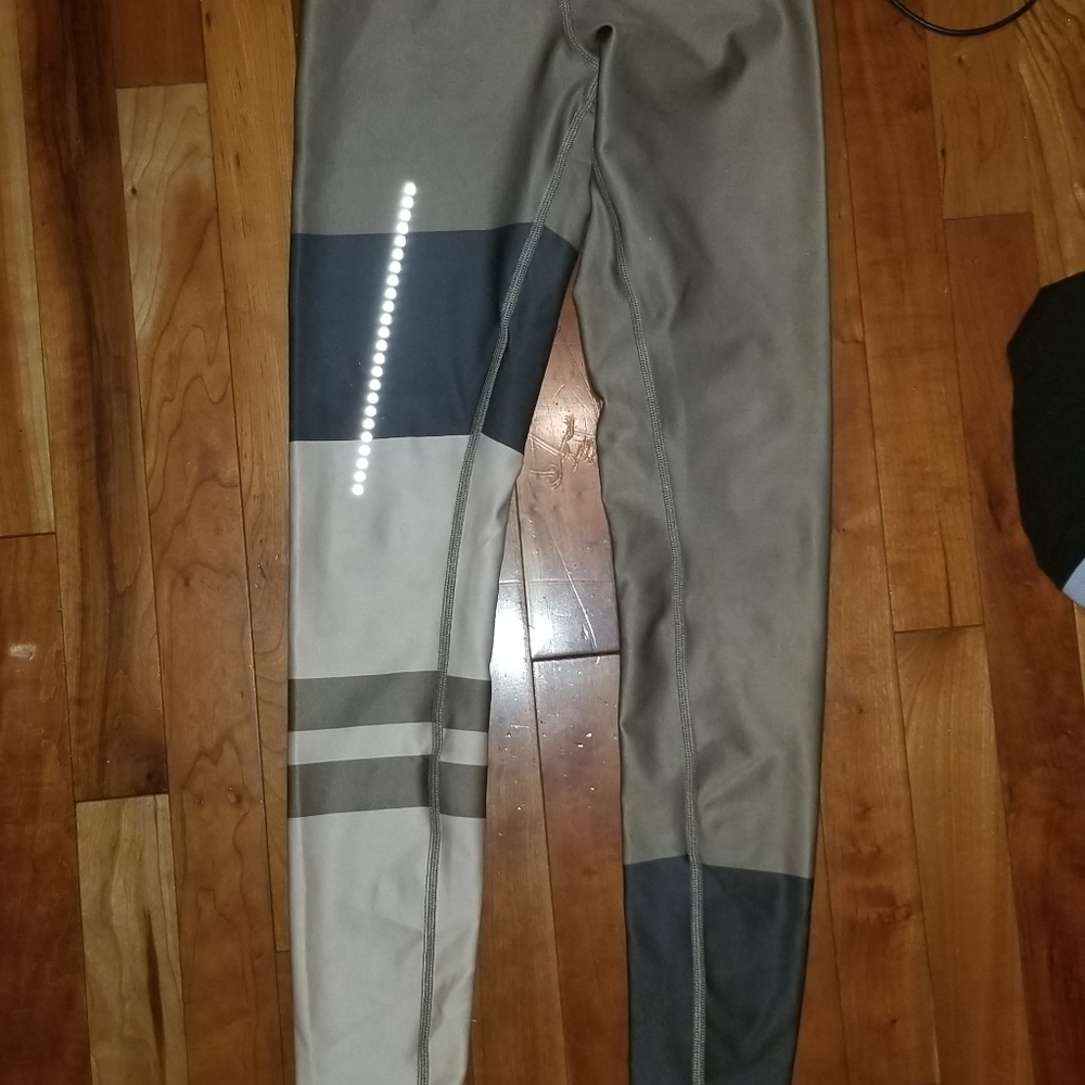 ALO Yoga airbrushed legging